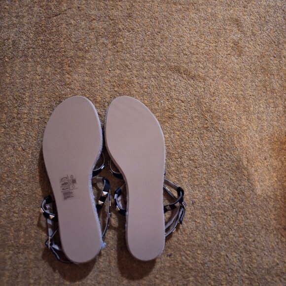 H&M SANDALS.NEW. - Picture 3 of 4